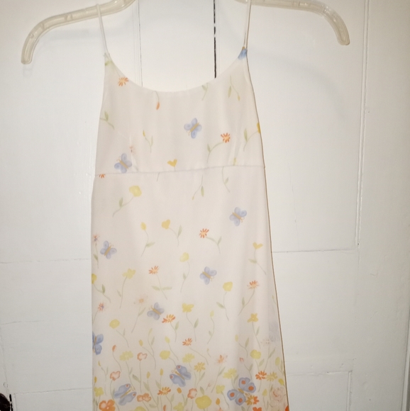 Girls dress - Picture 2 of 3